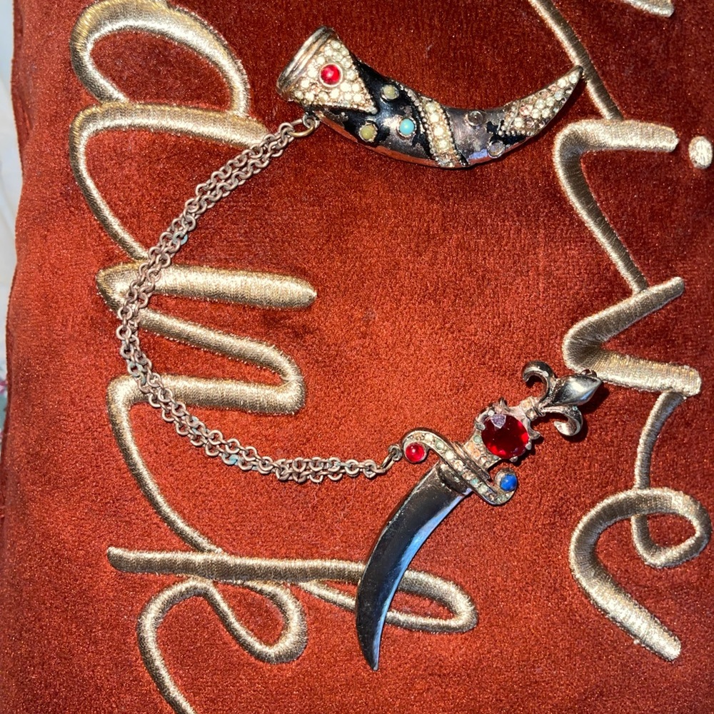 1974 Sword Chain Vintage VERY RARE